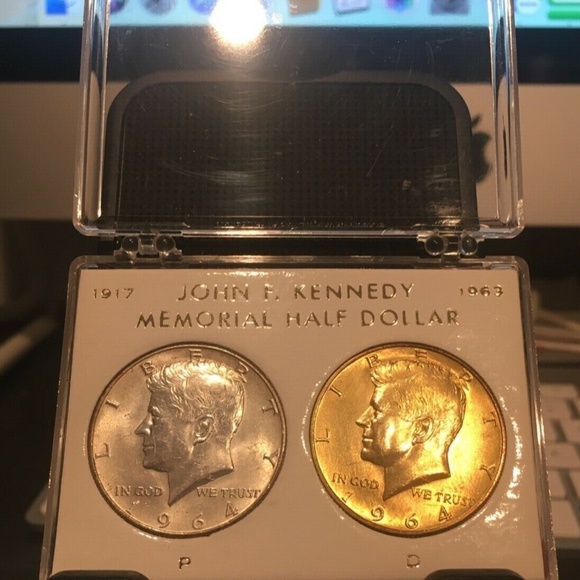 2 [Two] 1964 Kennedy Half Dollars In Snap Pack Beautiful Silver And Golden Tones - Picture 3 of 6